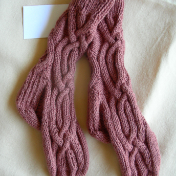 Cabled baby socks