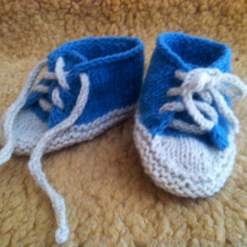 Baby sneakers, wool